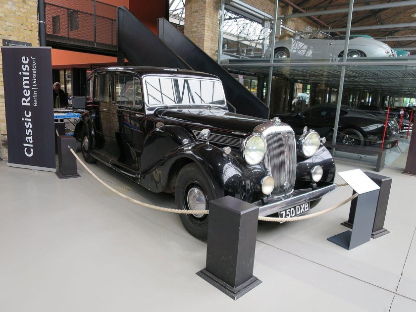 Пермский автомобильный музей ретро-гараж