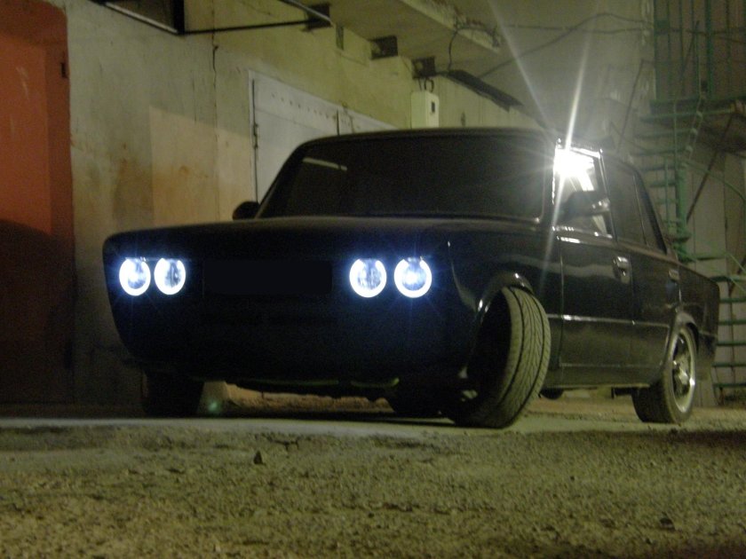 Ангельские глазки на ВАЗ 2106