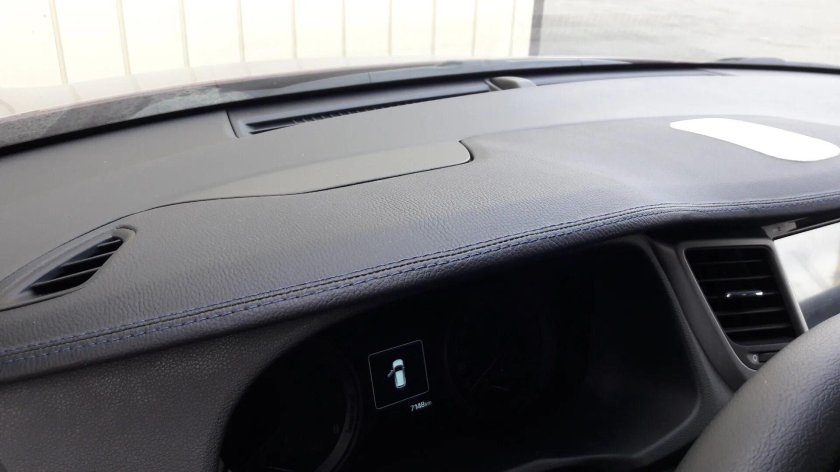 Накладка на Торпедо кожаная Хендай Туссан 2018