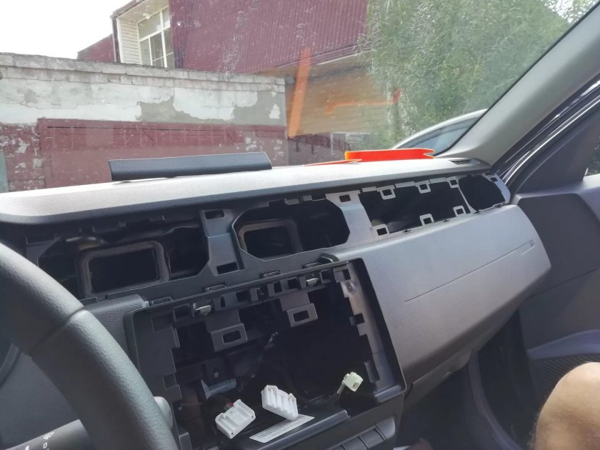 Панель магнитолы Рено аркана