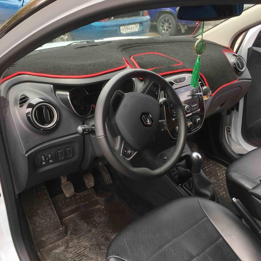 Накидка на панель Рено Каптур