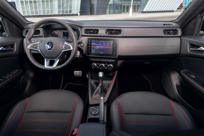 Центральная торпеда Renault Arkana