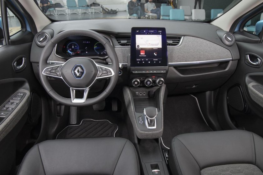 Ренаулт аркана салон