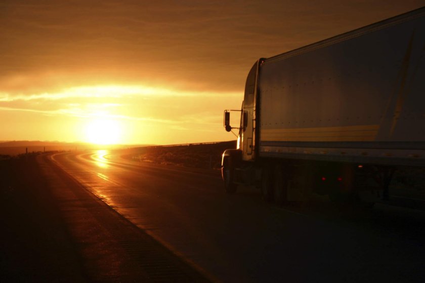 Фура на закате