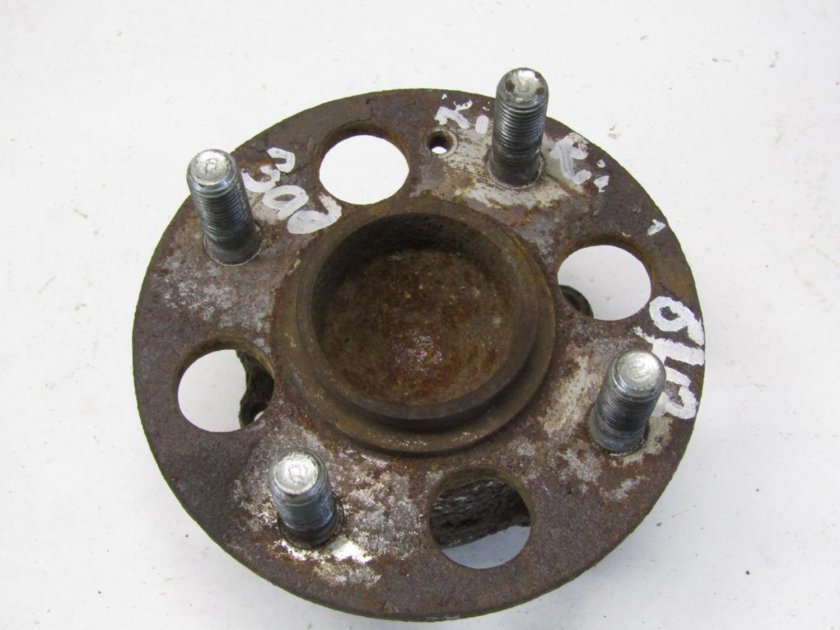 Задняя ступица Киа Рио 1 2000