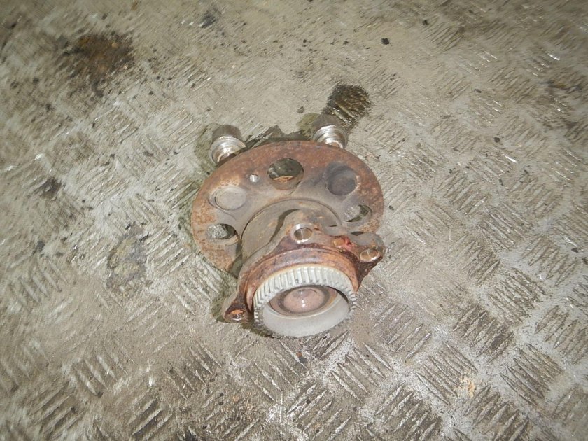 Задняя ступица Киа Рио 1 2000