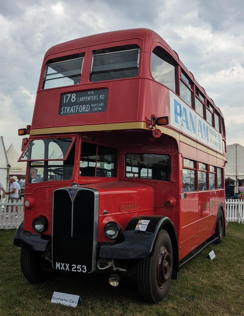 Двухэтажные автобусы в лондоне