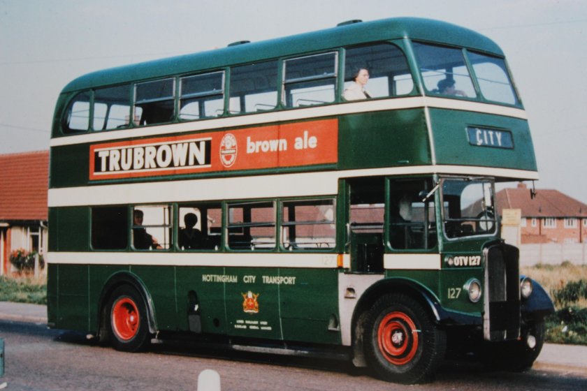 Призрак красного двухэтажного автобуса