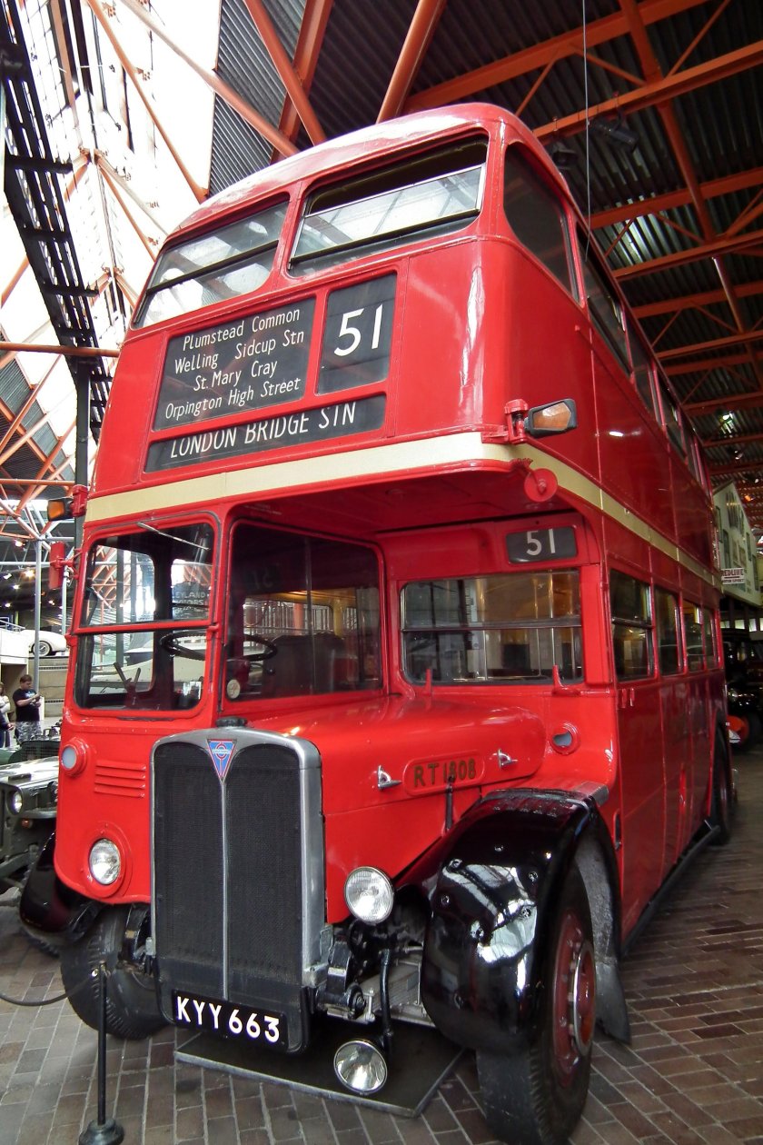 Двухэтажный автобус в России