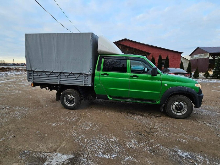 УАЗ пройидвухрядная кабина