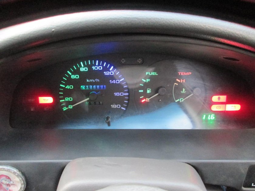 Ниссан Санни ФБ 14 приборная панель