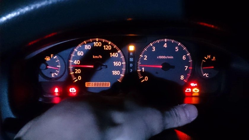 Ниссан Санни ФБ 14 приборная панель