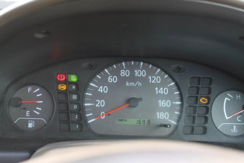 Ниссан санни 2000