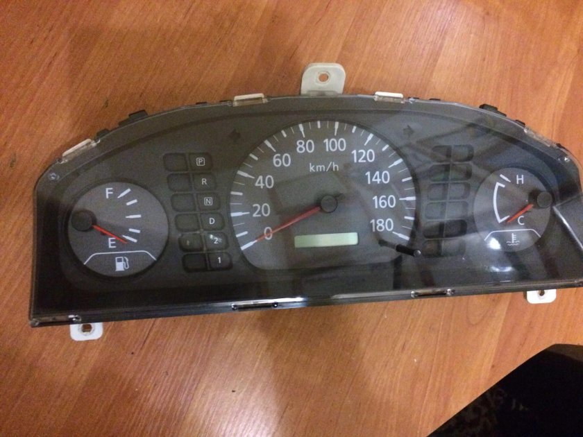 Панель приборов Nissan Sunny b15