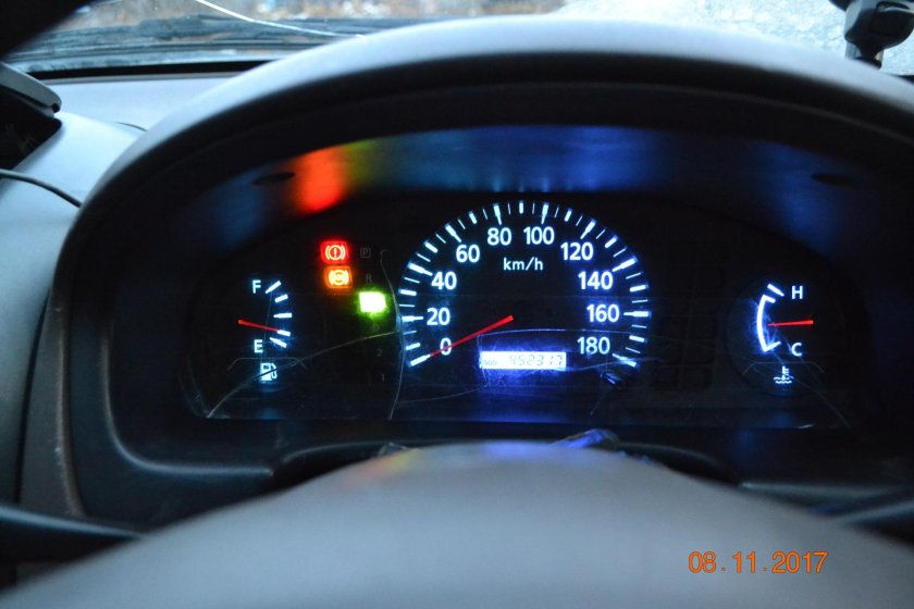 Nissan ad 1999 лампы приборной панели