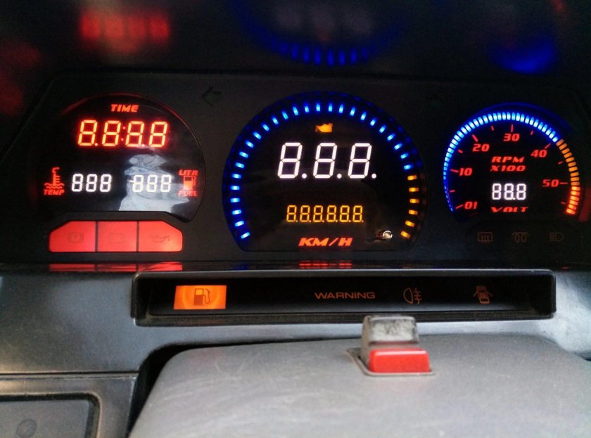 Nissan Sunny приборная панель