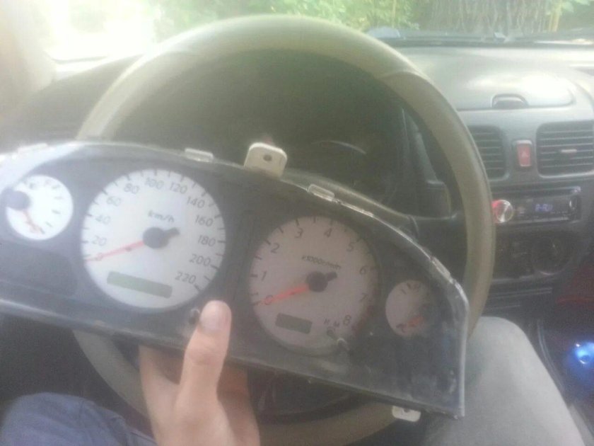 Щиток приборов Ниссан Санни n16