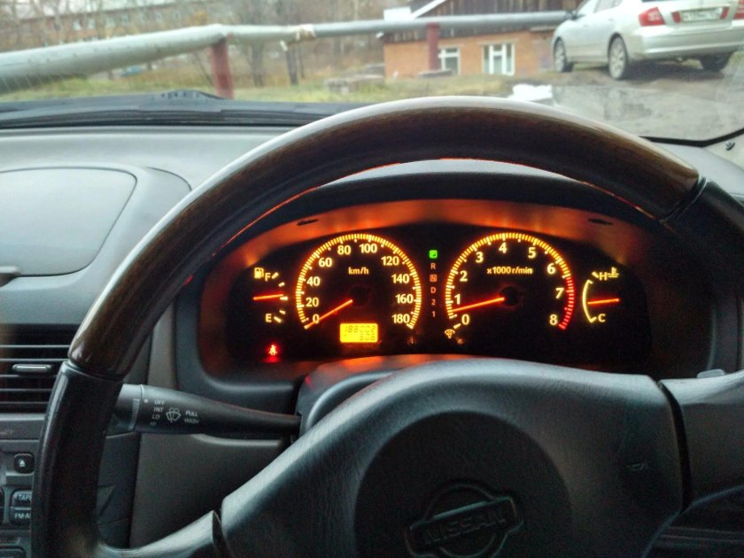 Оптитрон Nissan Sunny