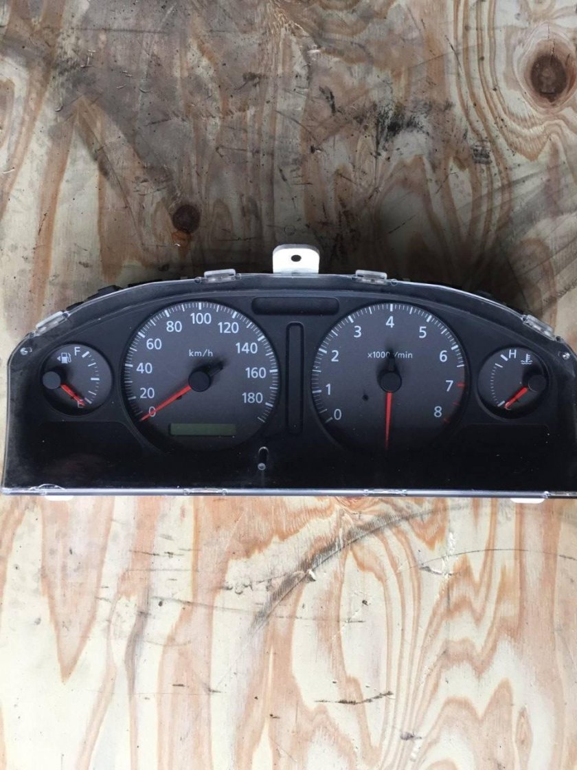 Панель Ниссан Санни fb15