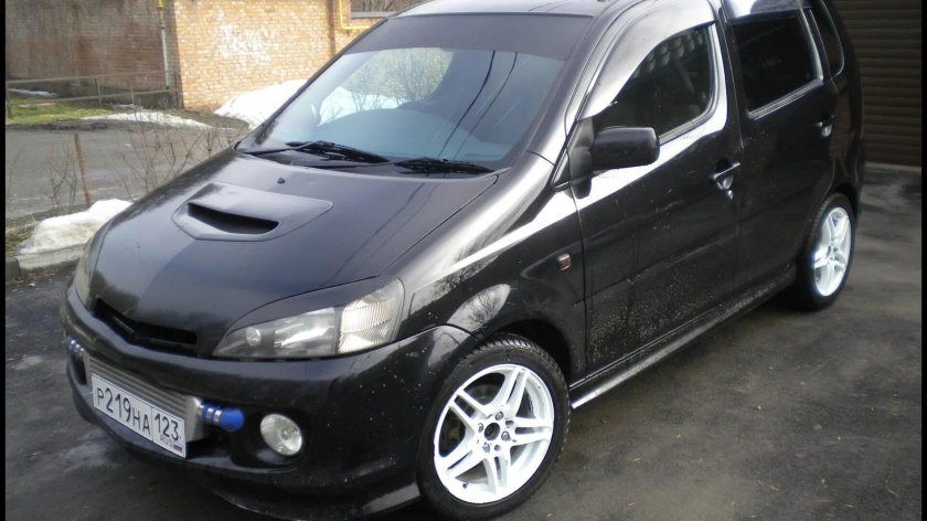 Daihatsu yrv 1 3 turbo