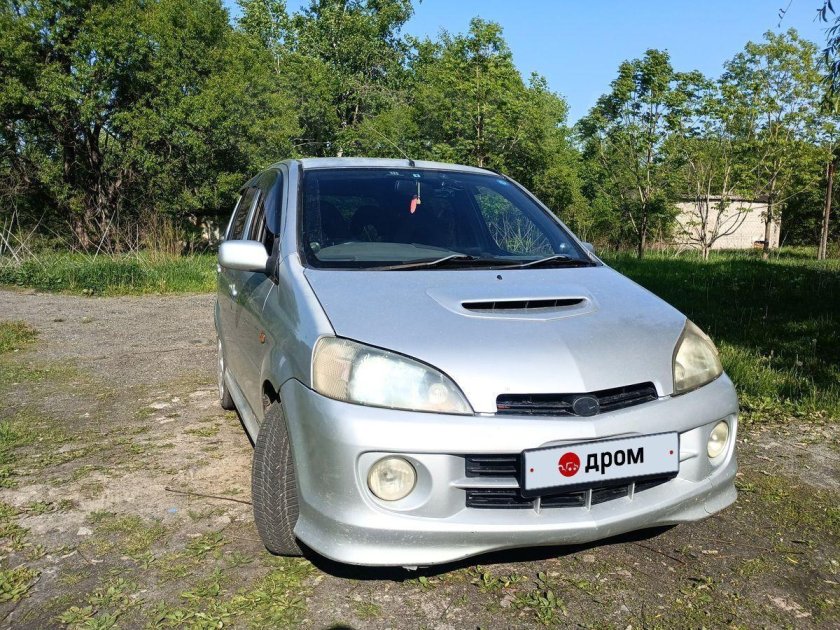Машина daihatsu