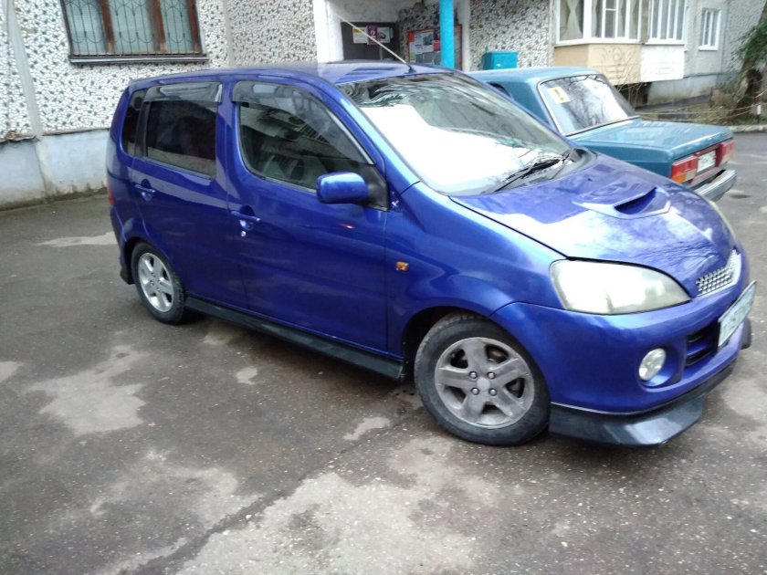 Daihatsu YRV 1.3