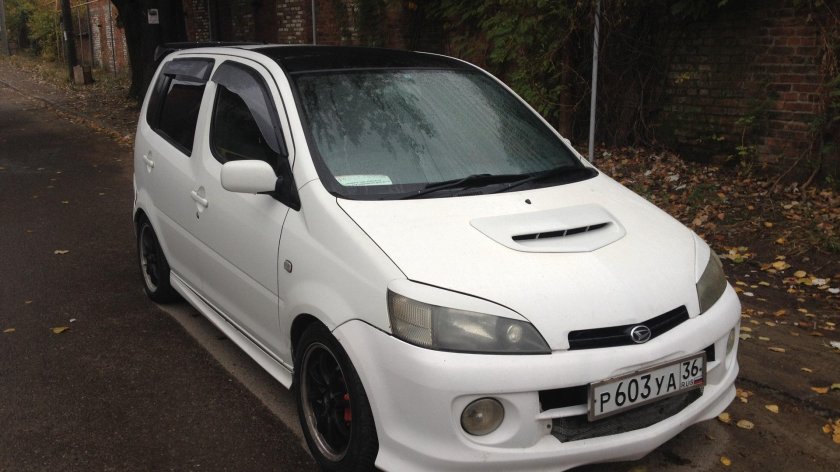 Daihatsu YRV 1.3