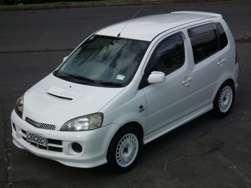 Daihatsu YRV Turbo