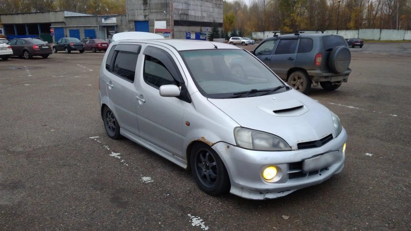 Daihatsu YRV Turbo