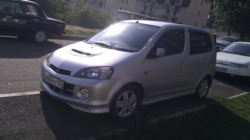 Daihatsu YRV 2001 1.3