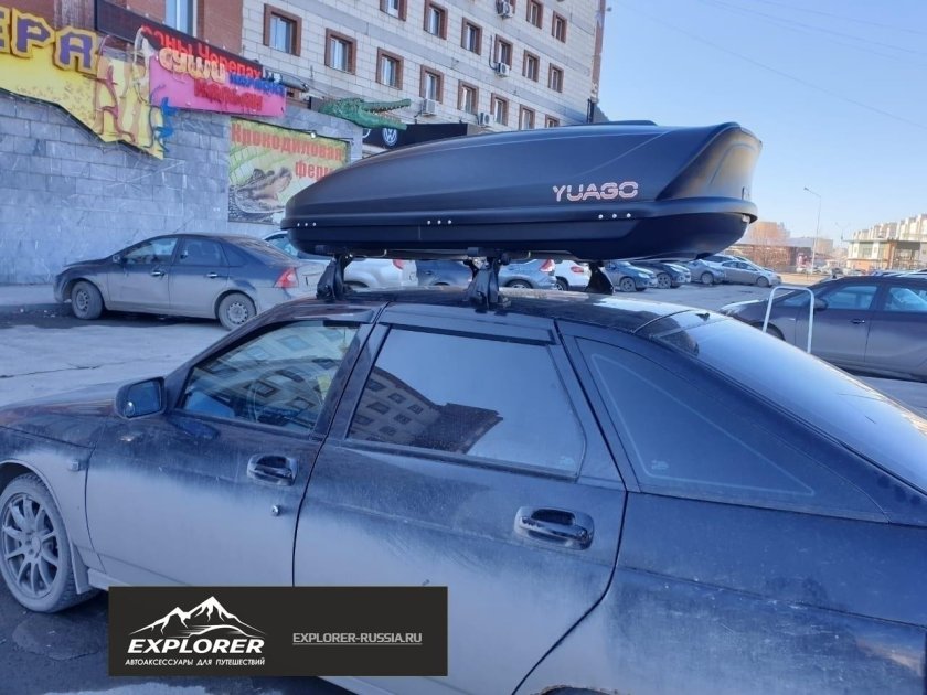 ВАЗ 2112 С боксом на крыше