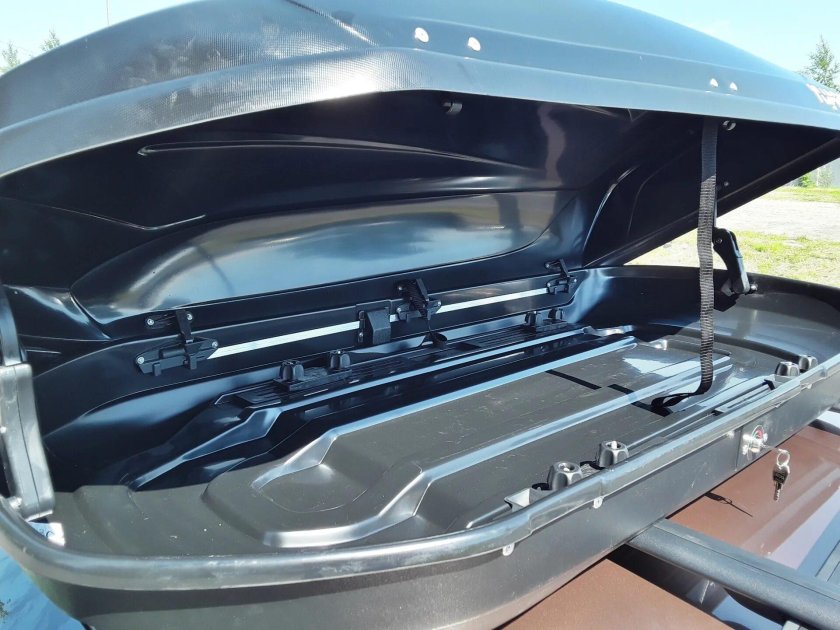 Газовый упор автобокса Mercedes-Benz