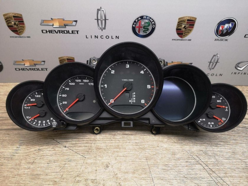 Приборная панель porsche