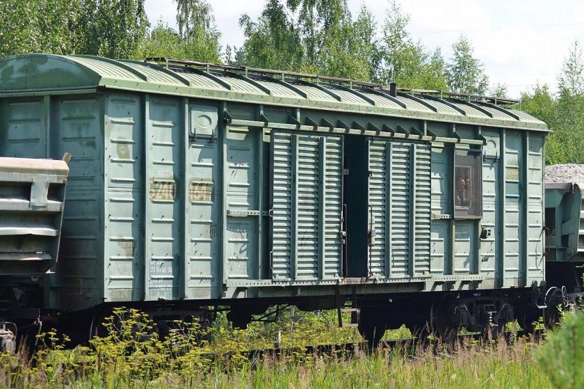 Крытый вагон 11-066