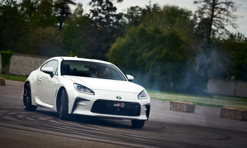 Тойота gr 86 2021