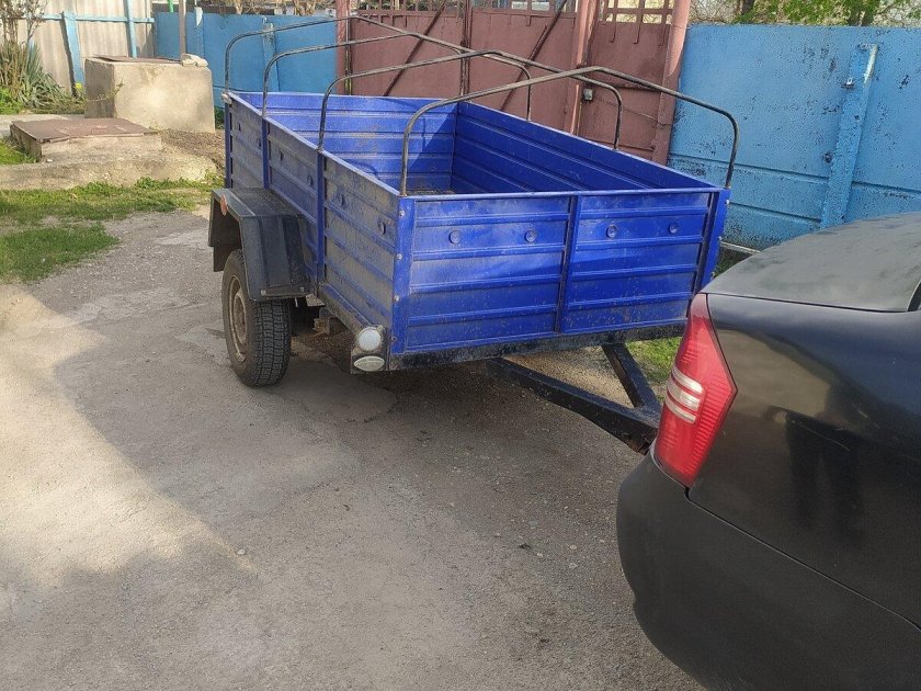 Прицеп к легковому автомобилю