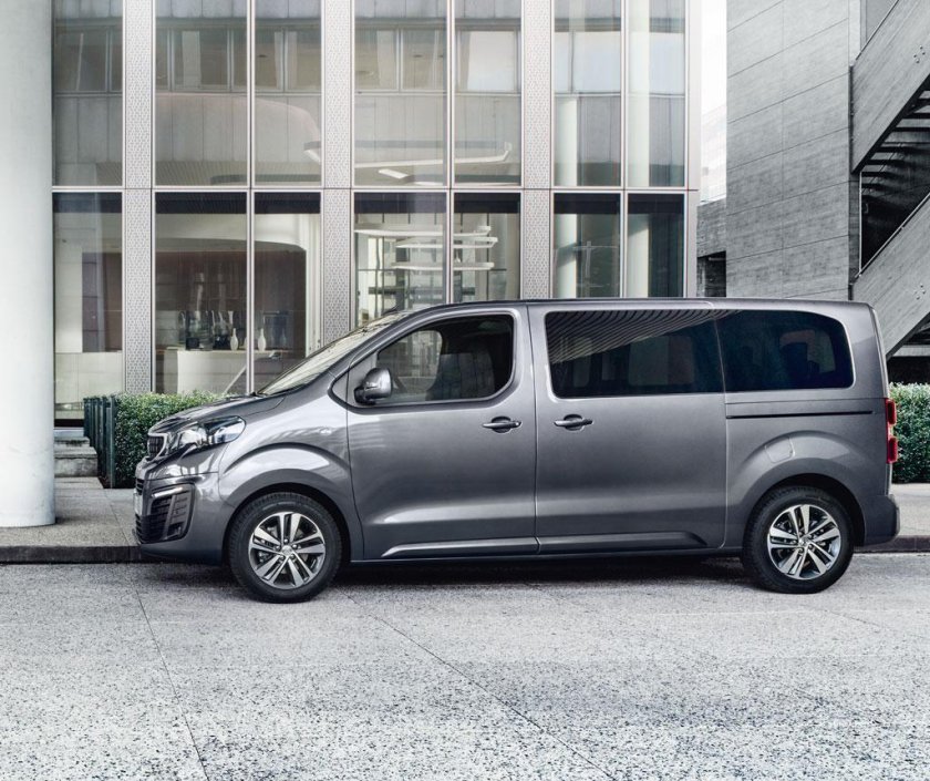 Пежо Тревеллер 2021