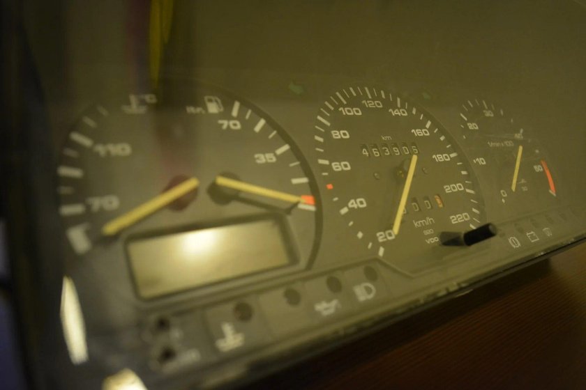 Приборка с часами вместо тахометра