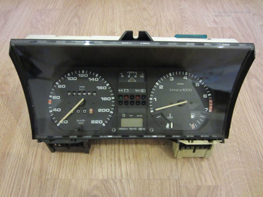 Панель приборов Пассат б2