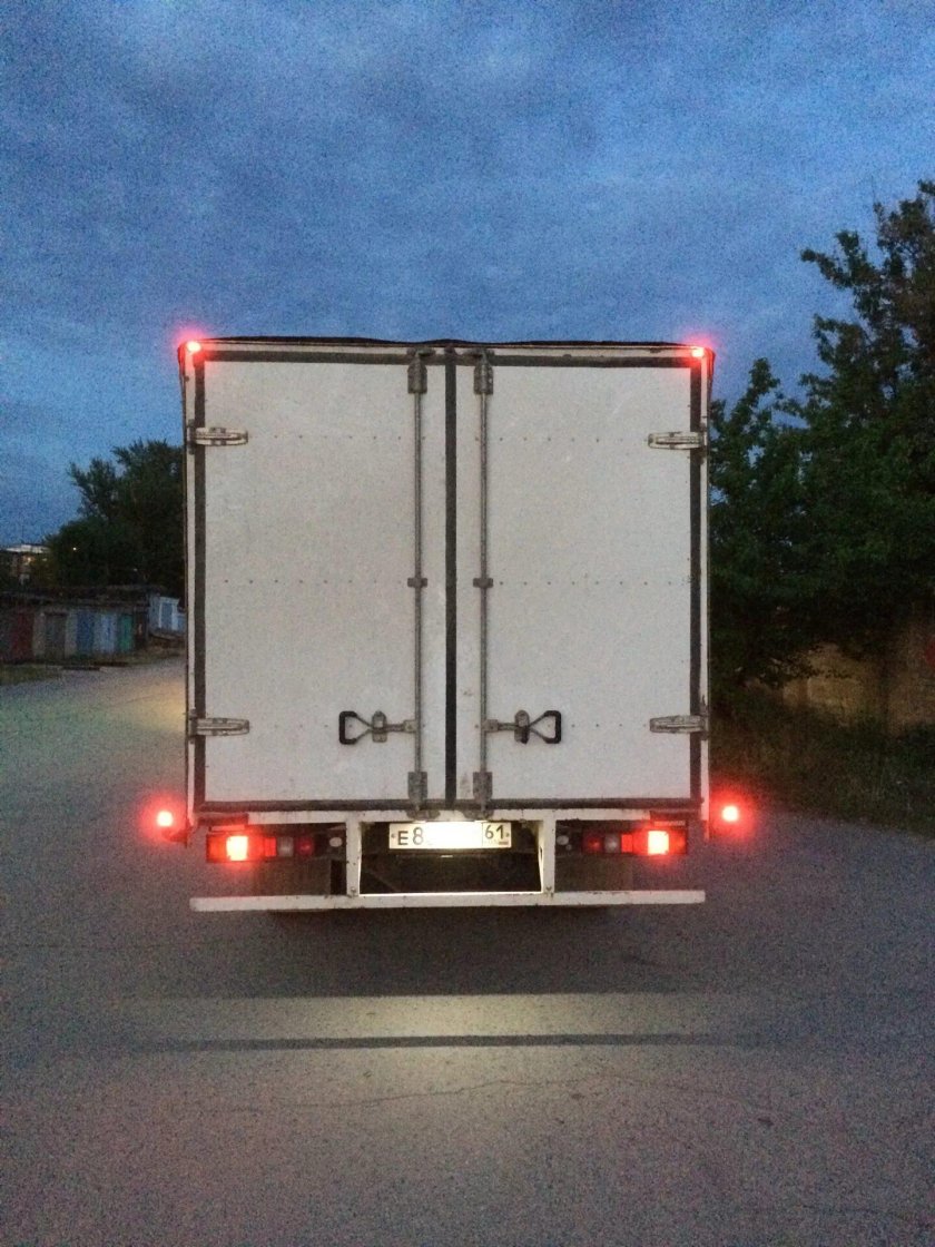 Габаритные огни на будку сзади Газель бизнес