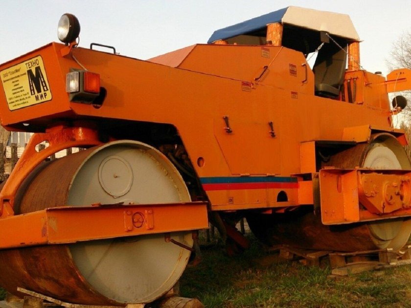 Каток дорожный ду-47мс