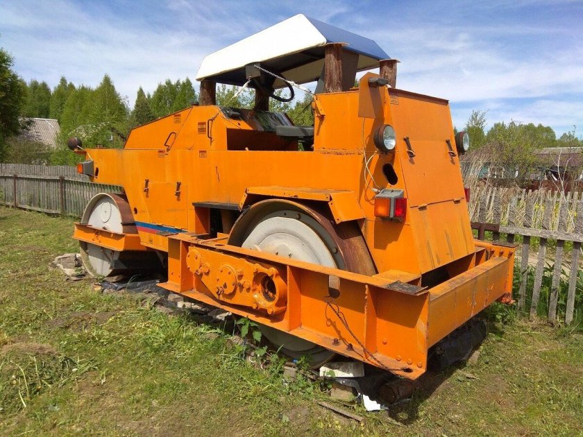 Каток дорожный ду-47мс