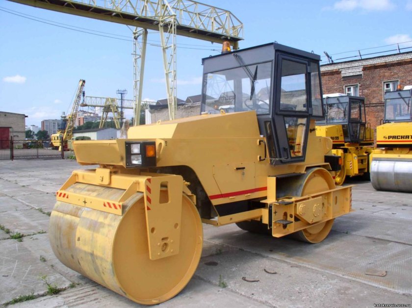 Виброкаток Ду-47б