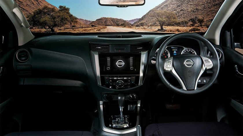 Nissan Navara 2018 салон
