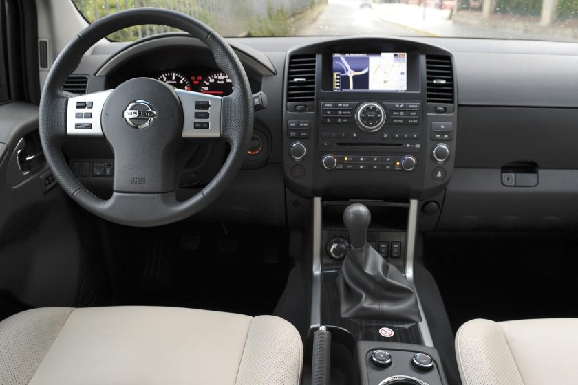 Nissan Pathfinder 2008 салон