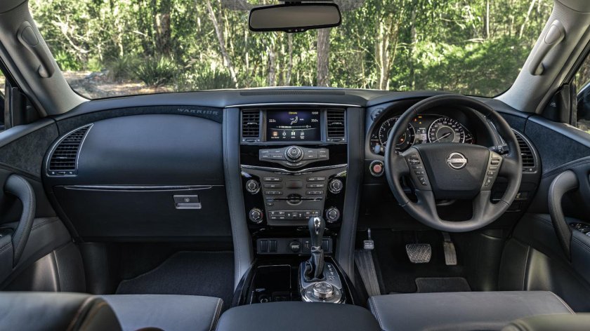 Nissan Patrol 2023 салон