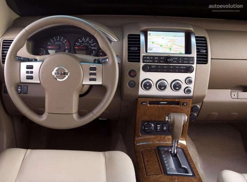 Nissan Pathfinder 2008 салон