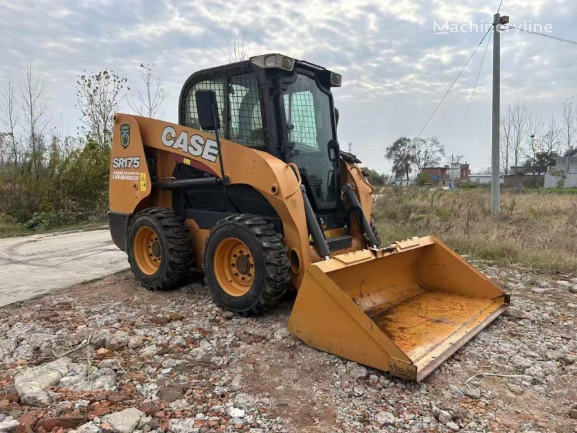 Мини погрузчик case