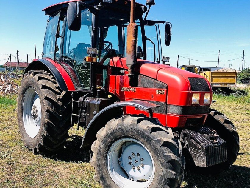 Трактор беларус 1523