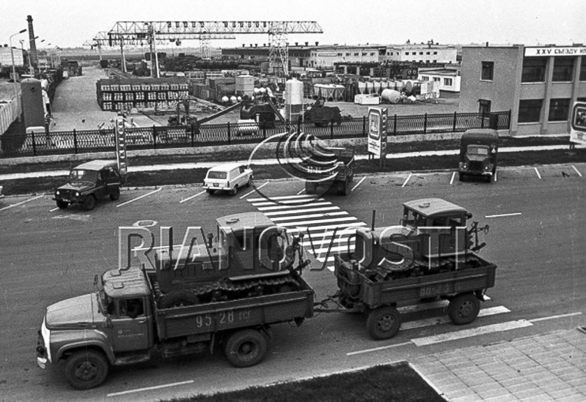 ЗИЛ 130 С прицепом СССР